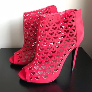 Madison By ShoeDazzle Red Hearts Monica Heels